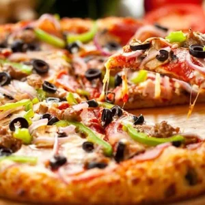 پیتزا مخلوط با گوشت
